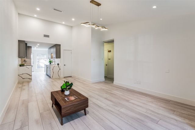 13702 FLAGSTONE Lane, Dallas, TX 75240