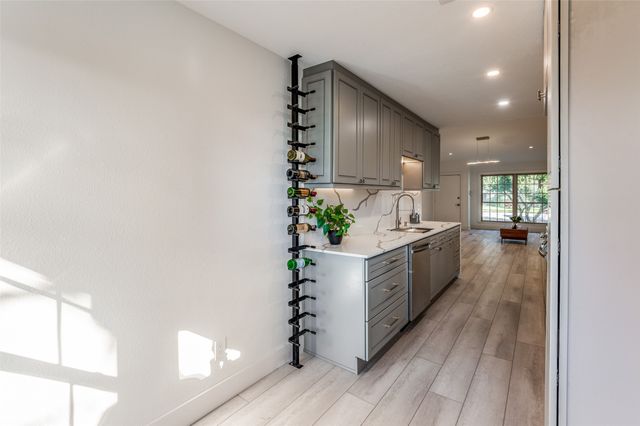 13702 FLAGSTONE Lane, Dallas, TX 75240