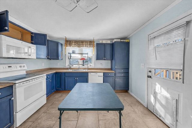 201 10th Ave, N, Decherd, TN 37324