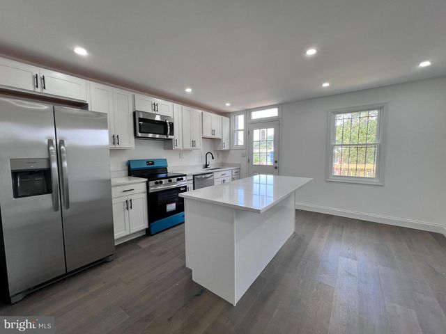 4030 BLAINE ST NE, Washington, DC 20019