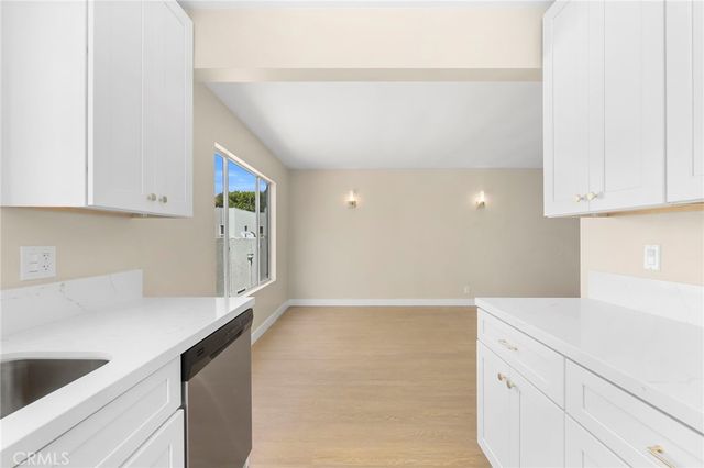 3020 E 3rd 12, Long Beach, CA 90814
