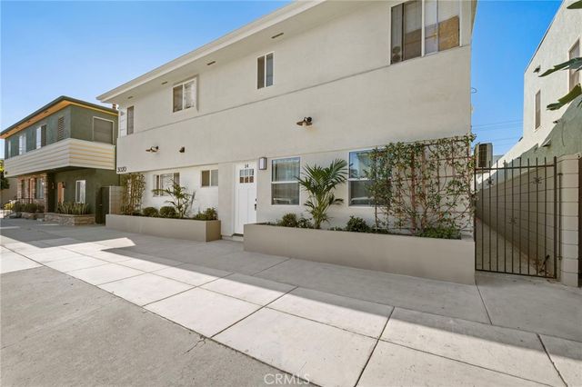 3020 E 3rd 12, Long Beach, CA 90814