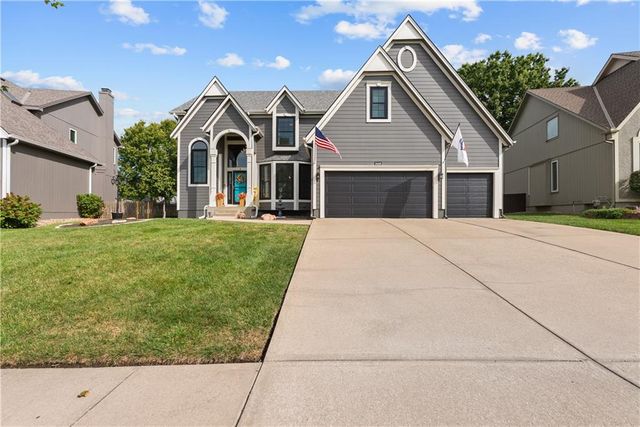 8408 W 129th Terrace, Overland Park, KS 66213