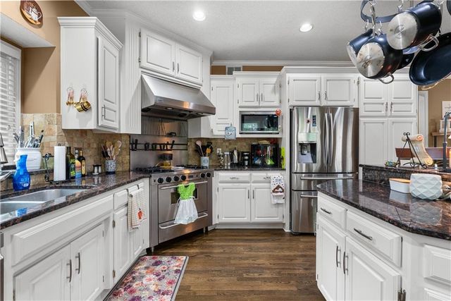 8408 W 129th Terrace, Overland Park, KS 66213