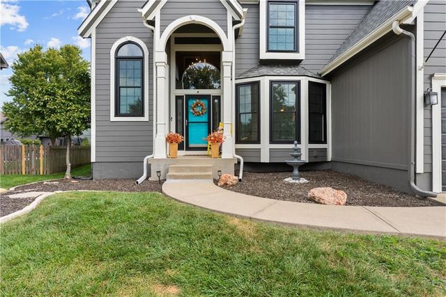 8408 W 129th Terrace, Overland Park, KS 66213