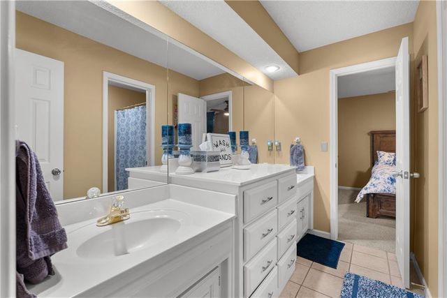 8408 W 129th Terrace, Overland Park, KS 66213