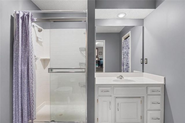 8408 W 129th Terrace, Overland Park, KS 66213