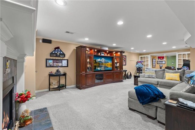 8408 W 129th Terrace, Overland Park, KS 66213