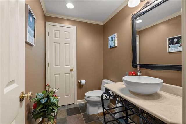 8408 W 129th Terrace, Overland Park, KS 66213