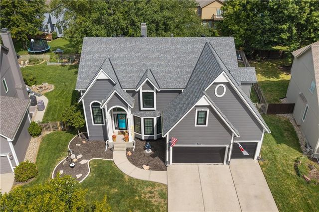 8408 W 129th Terrace, Overland Park, KS 66213