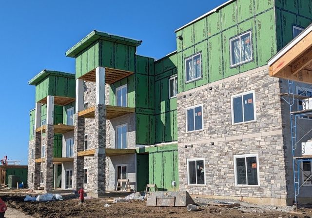 565 N Madison Avenue 101, North Liberty, IA 52317