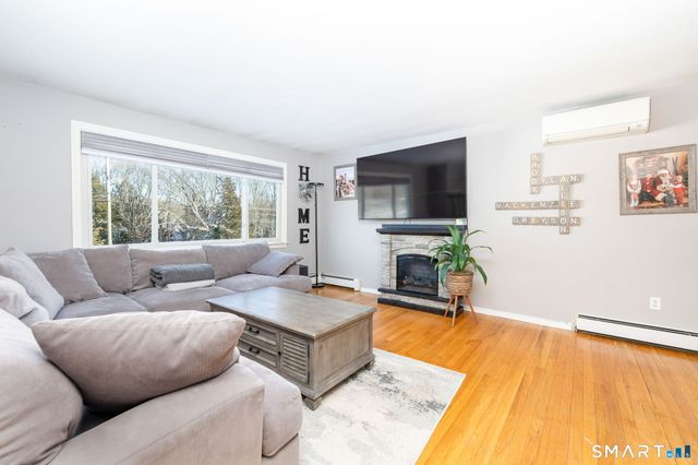 134 Massapeag Side Road, Montville, CT 06382