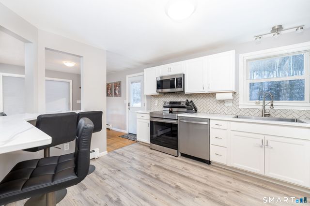 134 Massapeag Side Road, Montville, CT 06382