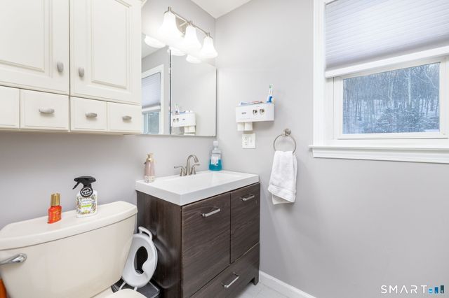 134 Massapeag Side Road, Montville, CT 06382