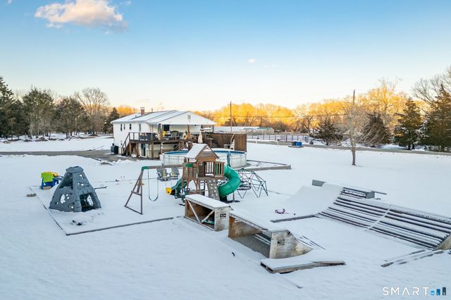 134 Massapeag Side Road, Montville, CT 06382