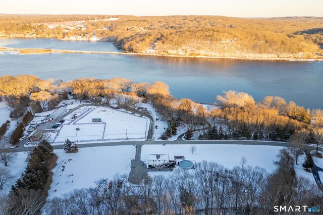 134 Massapeag Side Road, Montville, CT 06382