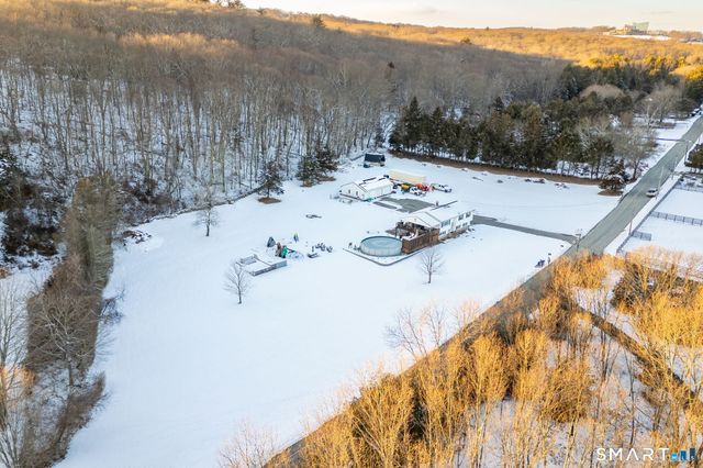 134 Massapeag Side Road, Montville, CT 06382