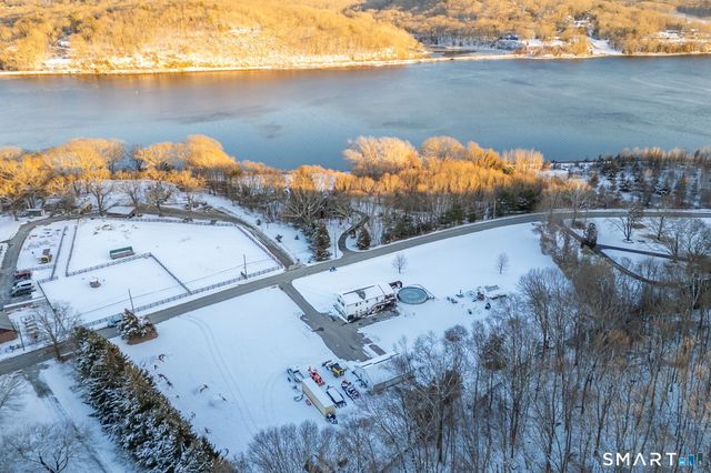 134 Massapeag Side Road, Montville, CT 06382