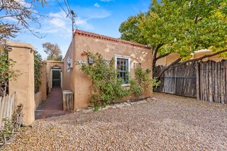 407 Arroyo Tenorio, Santa Fe, NM 87505