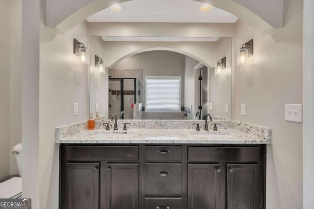 5016 Maplecliff Drive, Sugar Hill, GA 30518