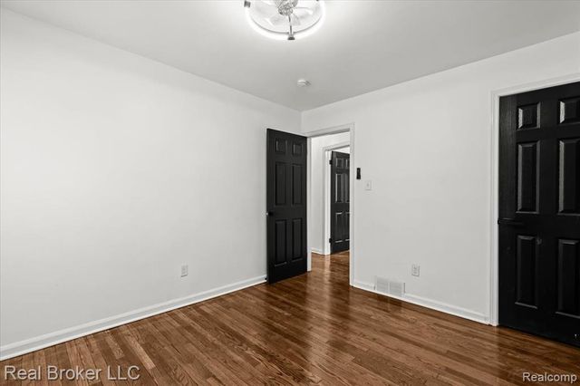 16866 Harlow, Detroit, MI 48235