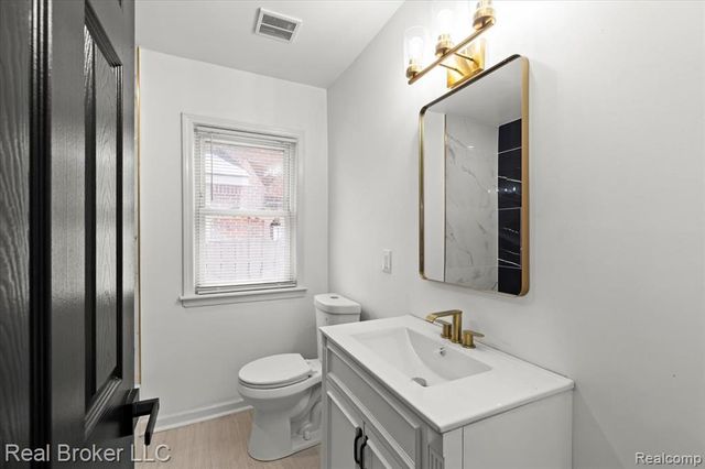 16866 Harlow, Detroit, MI 48235