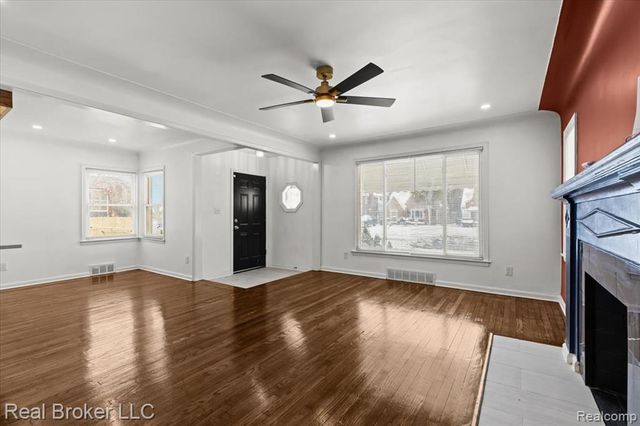 16866 Harlow, Detroit, MI 48235