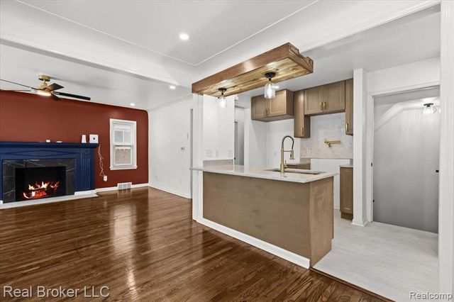 16866 Harlow, Detroit, MI 48235