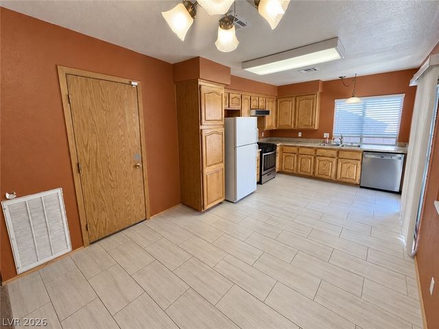 325 West Chesapeake Way, Henderson, NV 89015