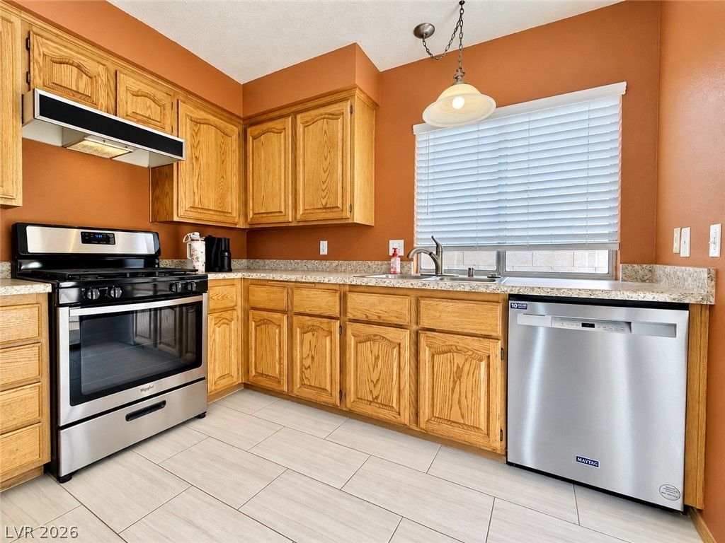 325 West Chesapeake Way, Henderson, NV 89015 — photo 2