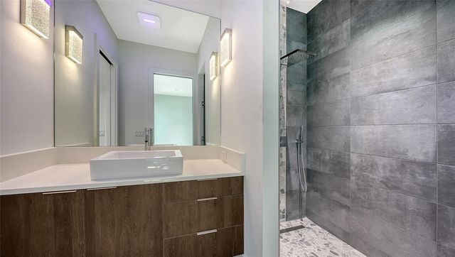 1429 N LAKE SHORE DRIVE, Sarasota, FL 34231