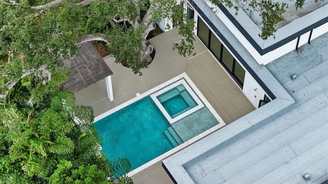 1429 N LAKE SHORE DRIVE, Sarasota, FL 34231