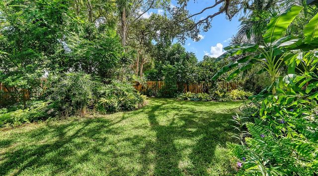 1429 N LAKE SHORE DRIVE, Sarasota, FL 34231