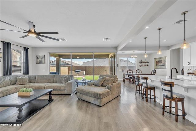 17593 W RED FOX Road, Surprise, AZ 85387