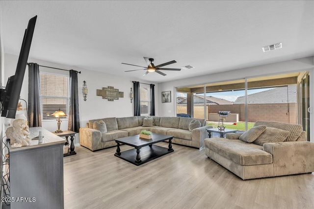 17593 W RED FOX Road, Surprise, AZ 85387