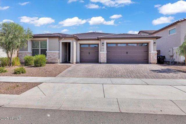 17593 W RED FOX Road, Surprise, AZ 85387