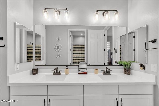 17593 W RED FOX Road, Surprise, AZ 85387