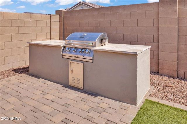 17593 W RED FOX Road, Surprise, AZ 85387