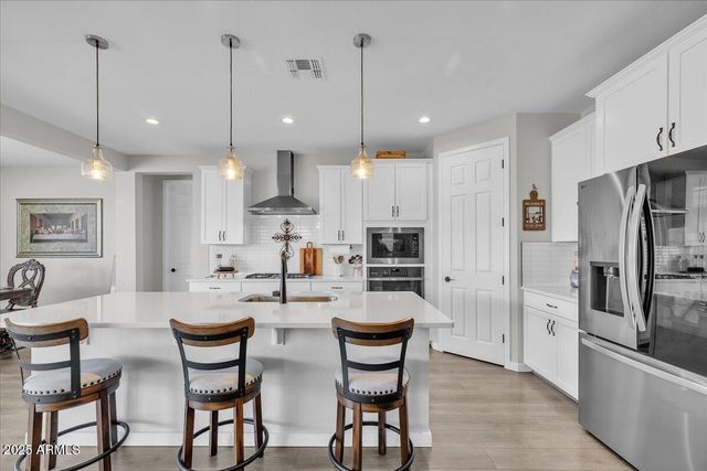 17593 W RED FOX Road, Surprise, AZ 85387