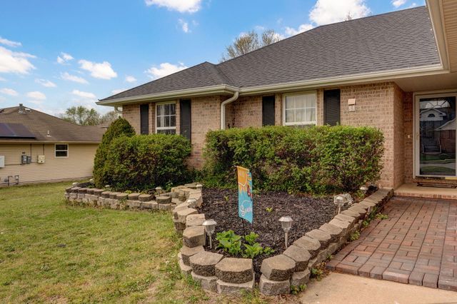 413 Cedar Lane, Willard, MO 65781