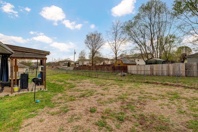 413 Cedar Lane, Willard, MO 65781