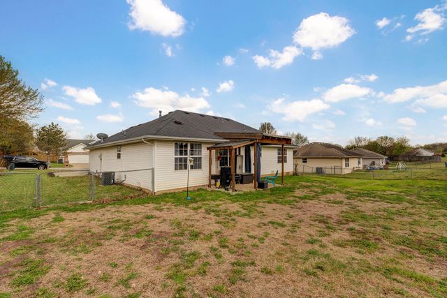 413 Cedar Lane, Willard, MO 65781