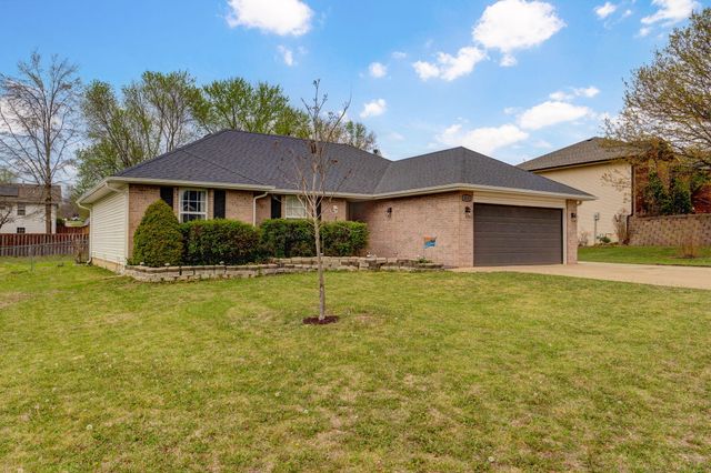 413 Cedar Lane, Willard, MO 65781