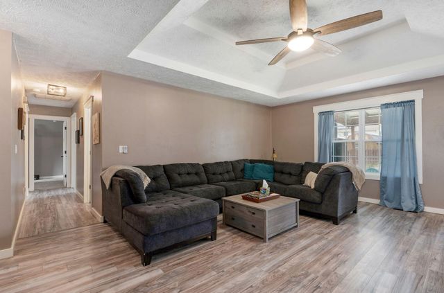 413 Cedar Lane, Willard, MO 65781