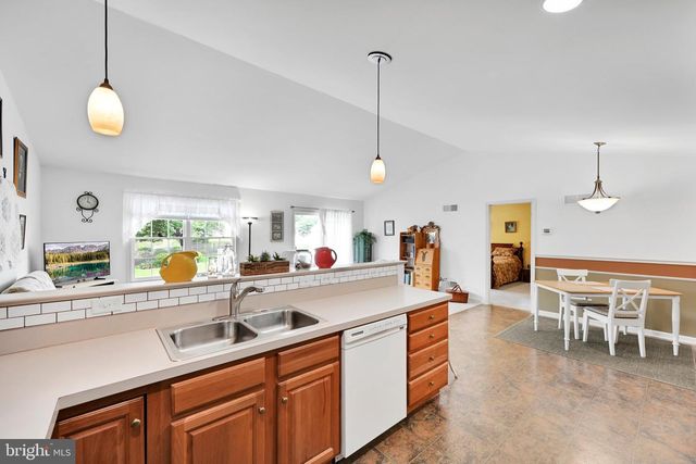 2041 WEEPING WILLOW LN, Mount Joy, PA 17552