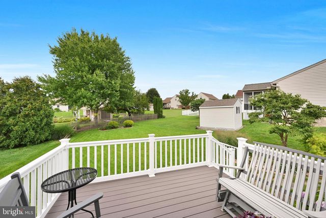 2041 WEEPING WILLOW LN, Mount Joy, PA 17552