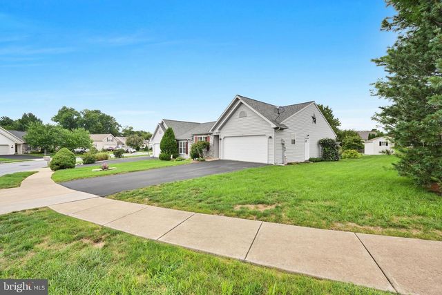 2041 WEEPING WILLOW LN, Mount Joy, PA 17552