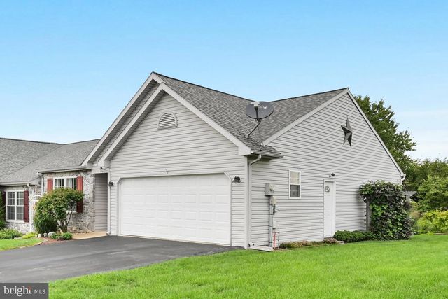 2041 WEEPING WILLOW LN, Mount Joy, PA 17552