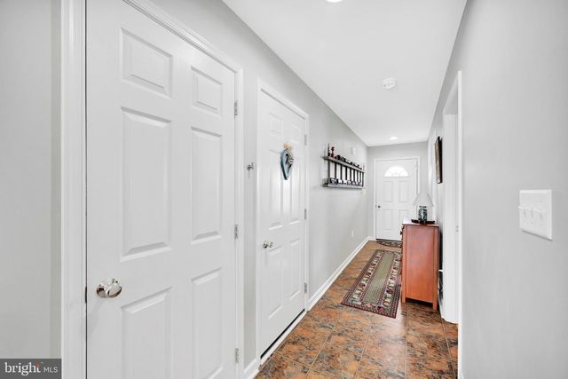 2041 WEEPING WILLOW LN, Mount Joy, PA 17552