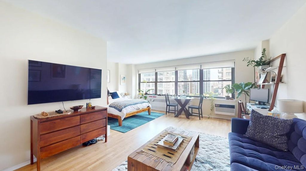 185 W End Avenue 15E, New York (manhattan), NY 10023 — exterior